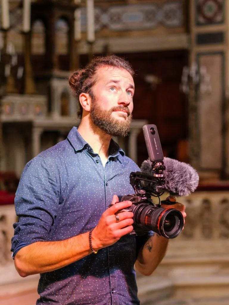 Vid&eacute;aste professionnel inspiration communication corporate Nantes