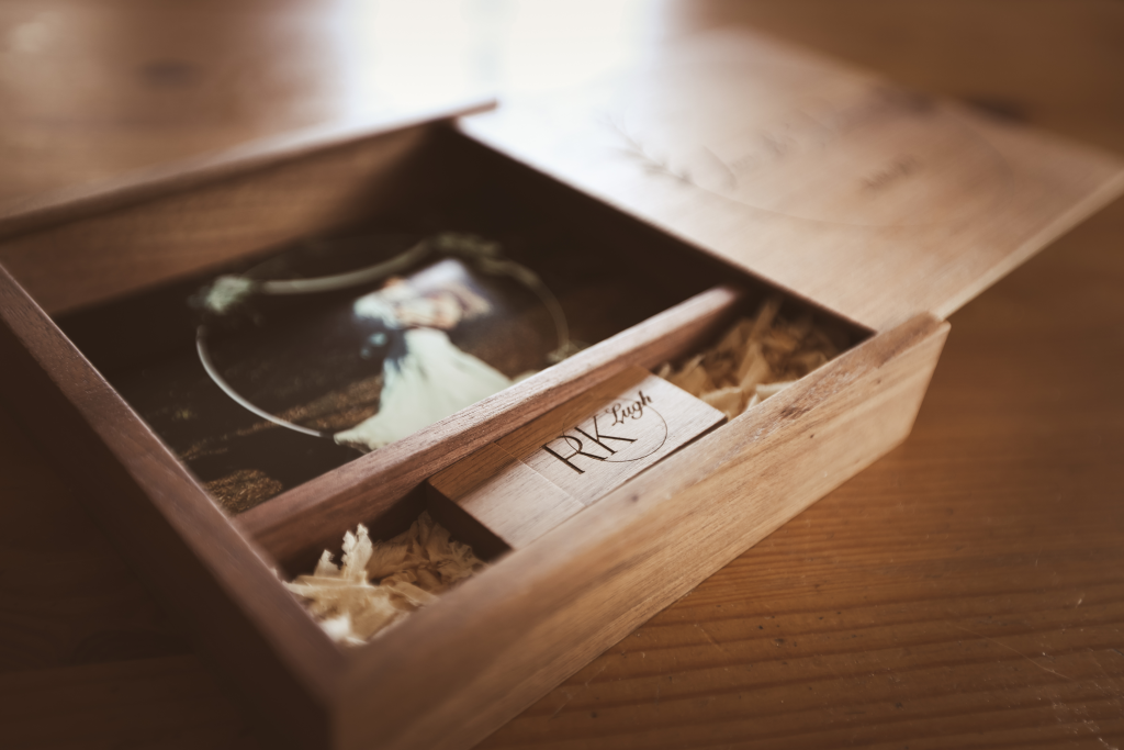 Film de Mariage Histoire Couple Shooting Nantes Loire Atlantique Rubans France Professionnel Vid&eacute;aste Coffret Souvenir